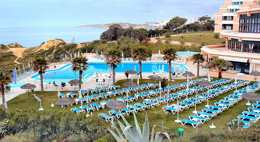 Buitenzwembad van Resort Auramar Beach in Algarve