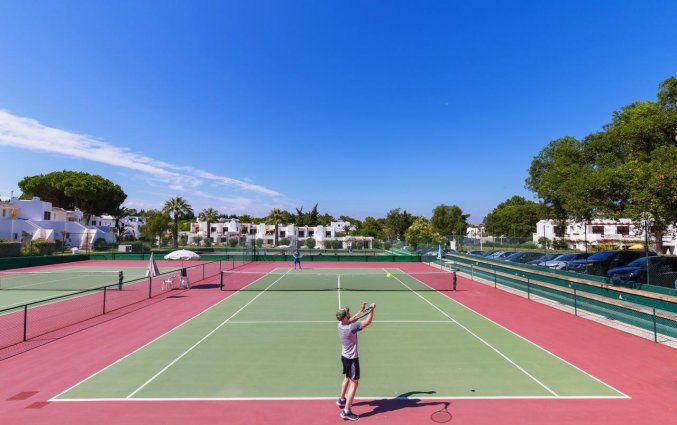Tennisbaan van Resort Balaia Golf Village in Algarve