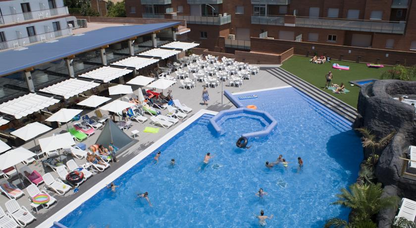 Zwembad van Hotel Papi aan de Costa Brava
