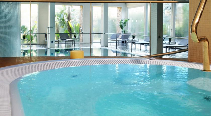 Binnenzwembad van Gran Hotel Monterrey Lloret de Mar Costa Brava