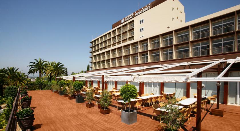 Buitenaanzicht met terras van Gran Hotel Monterrey Lloret de Mar Costa Brava