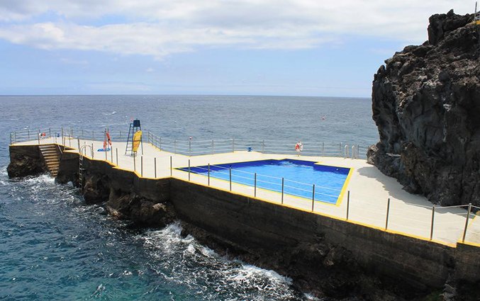 Buitenzwembad van Hotel Roca Mar Madeira