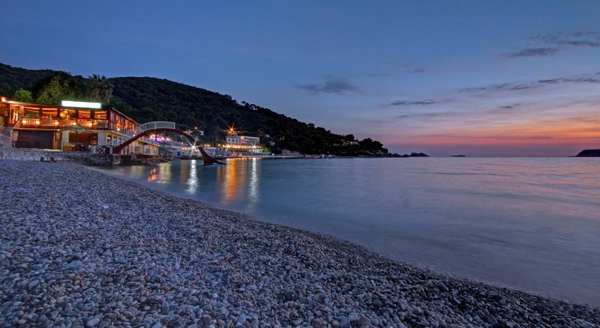 Strand bij Hotel Vis in Dubrovnik