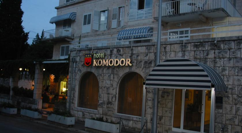 Vooraanzicht van Hotel Komodor in Dubrovnik