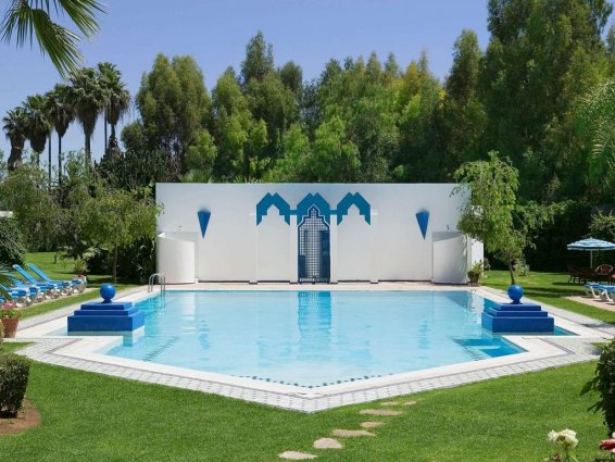 Buitenzwembad van Hotel Ibis in Fez
