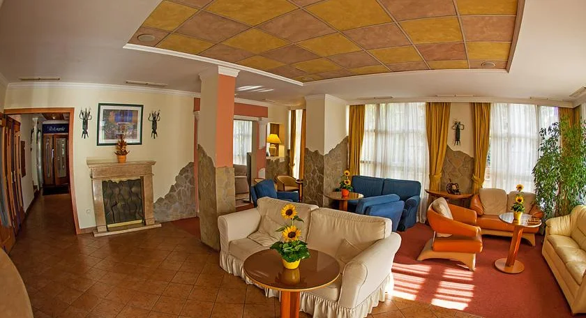 Hotel Mediterran in Budapest lobby