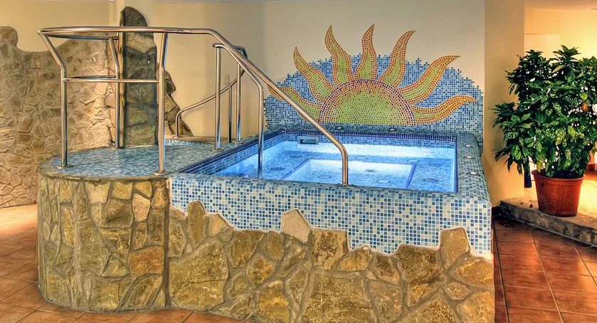 Zwembad Hotel Mediterran in Budapest