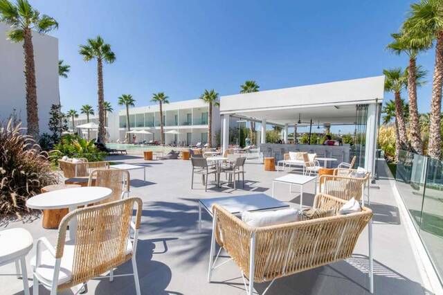 White Dreams Resort