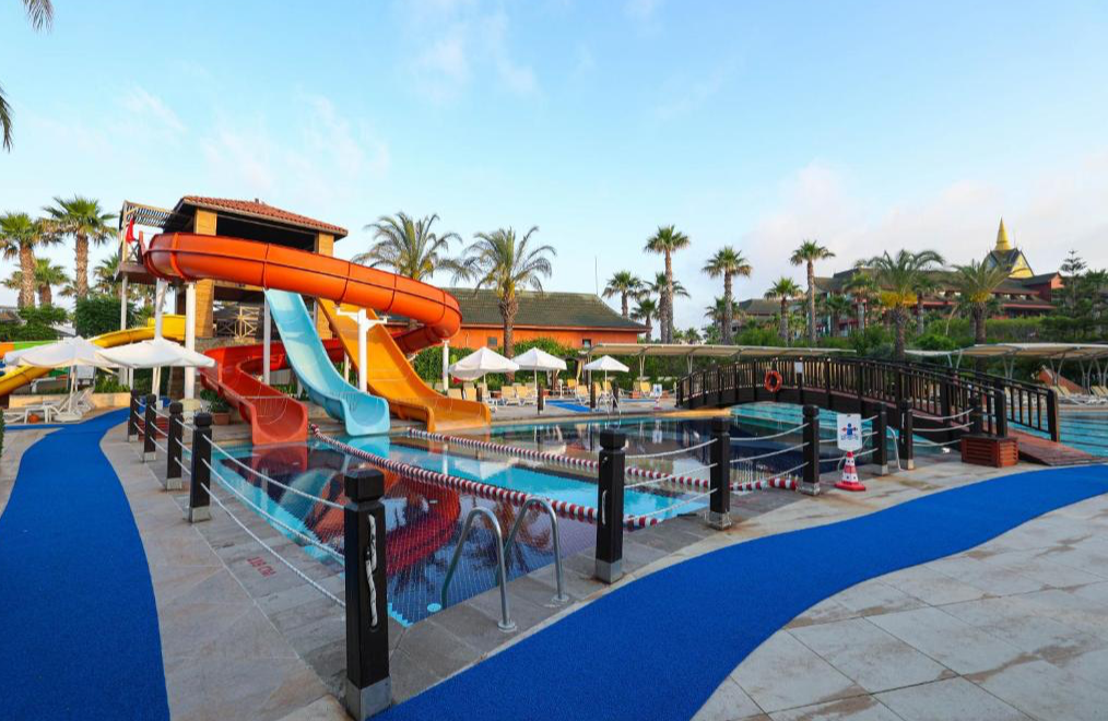 Crystal Family Resort And Spa