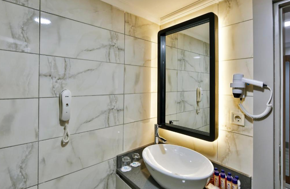 Crystal Flora Beach Resort