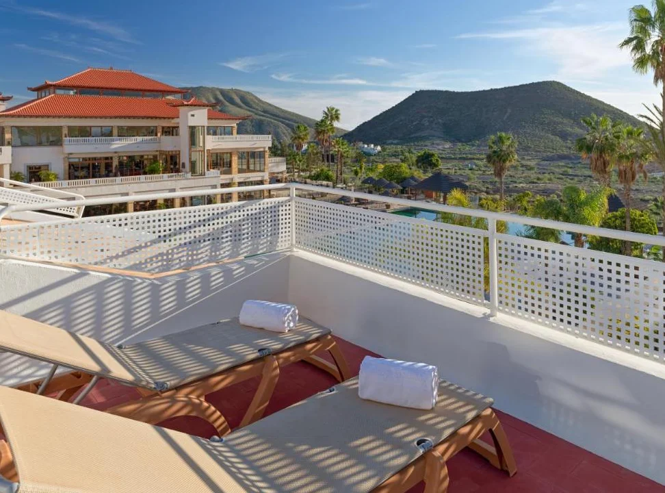 Regency Country Club Apartments & Suites