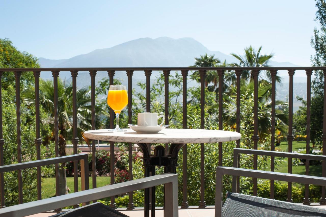 B Bou Hotel La Vinuela Spa