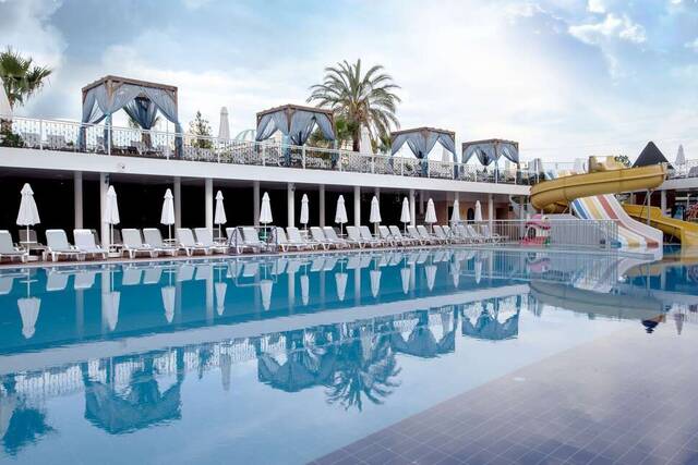 Dream World Resort
