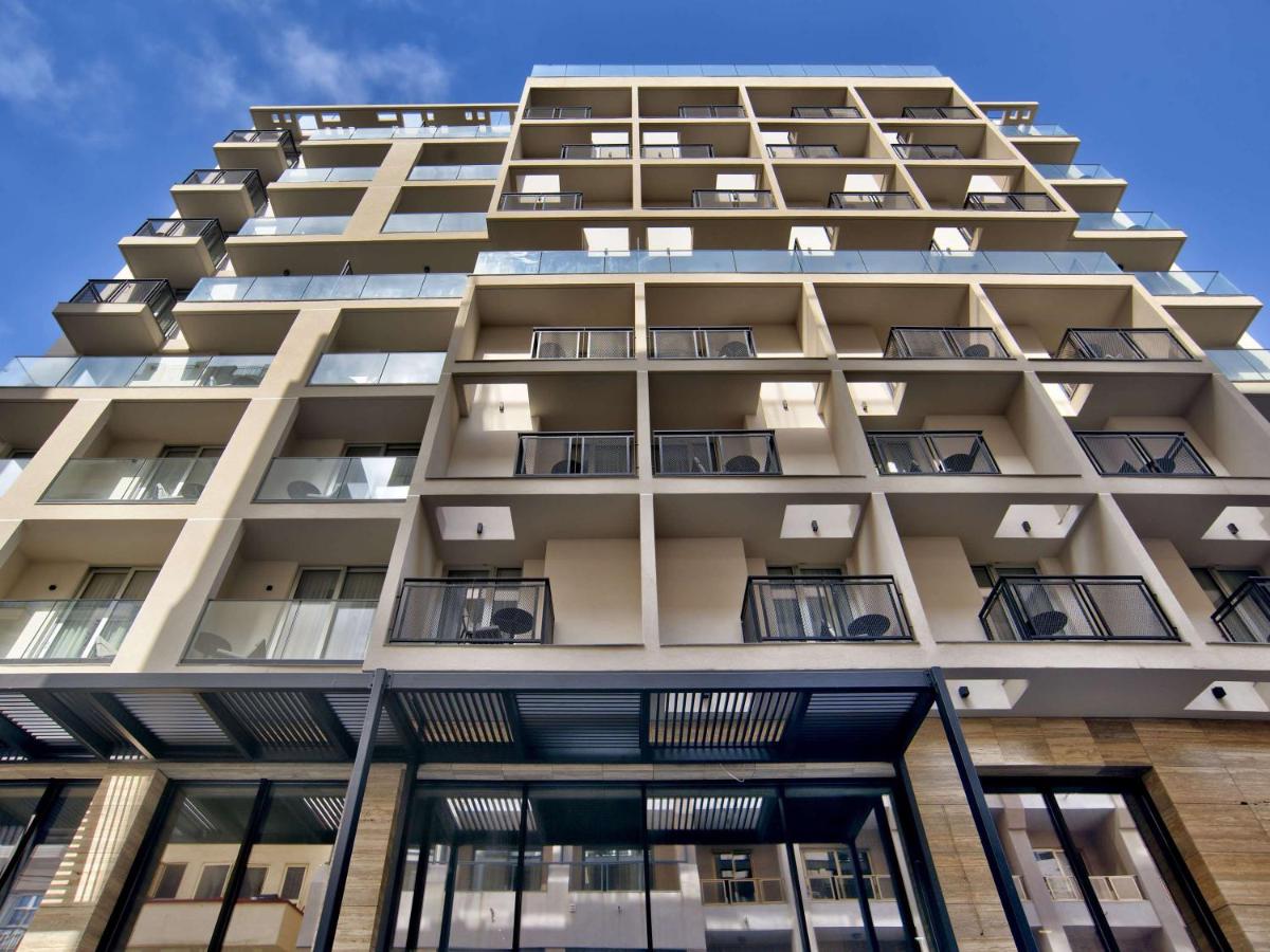 Number 11, Urban Hotel