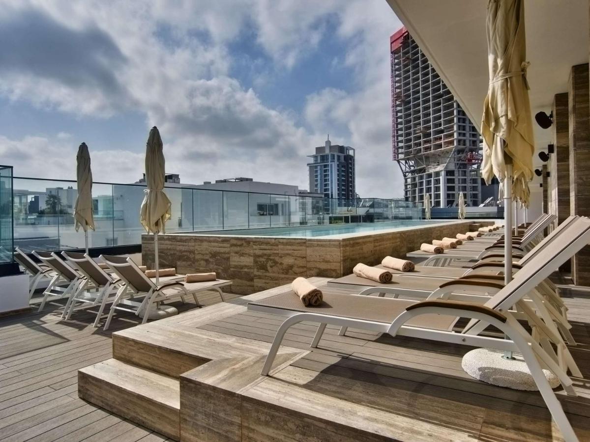 Number 11, Urban Hotel