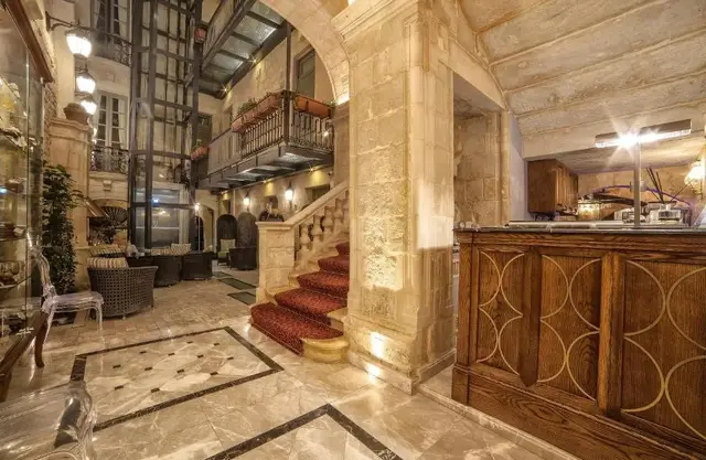 Palazzo Consiglia lobby