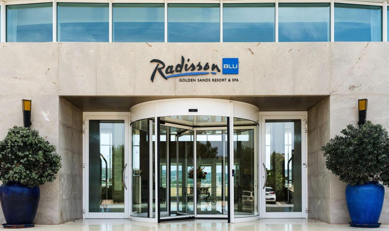 Radisson Blu Golden Sands Resort