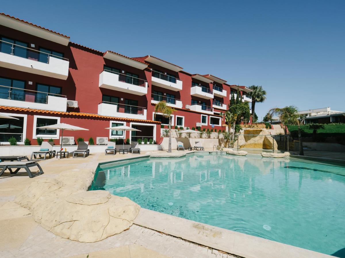 Topazio Vibe Beach Hotel and Apartments