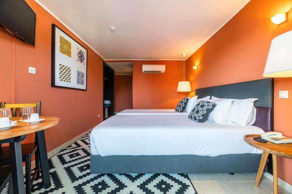 Topazio Vibe Beach Hotel and Apartments