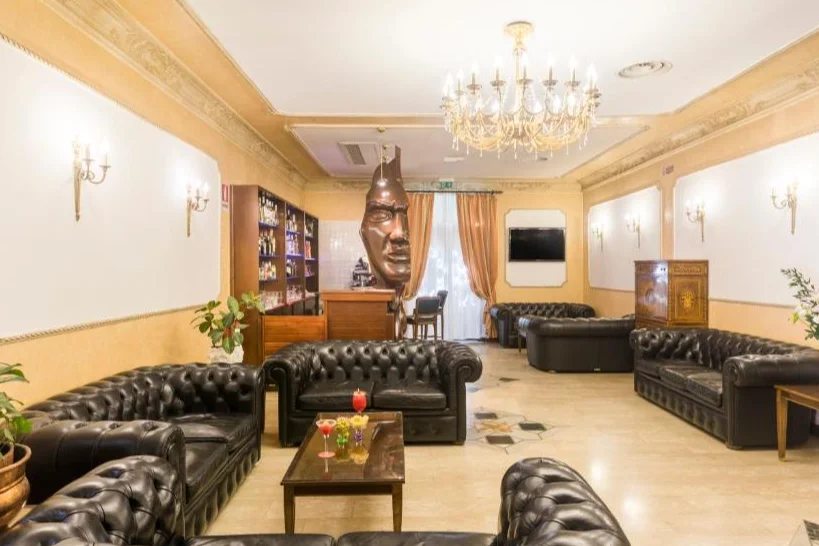 Hotel Villa Rosa lobby