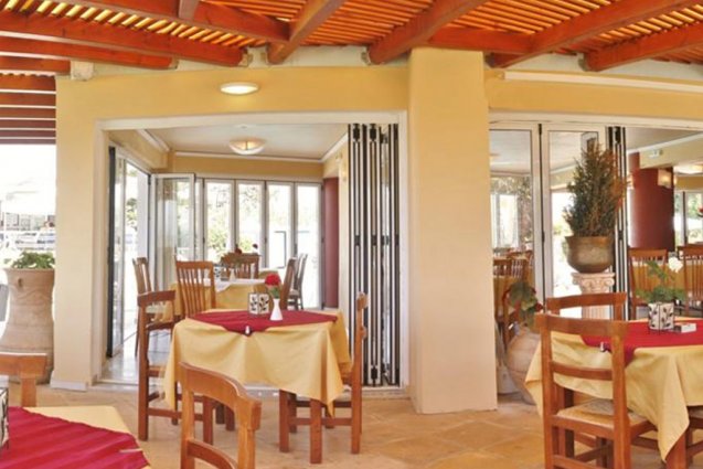 Restaurant zitgedeelte van appartementen Furtura vakantie Kreta