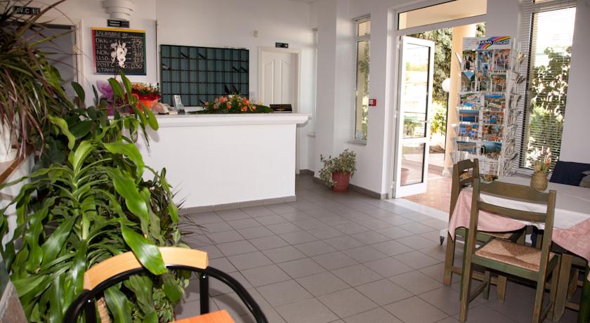 De receptie van Apparthotel Theos Village Kreta