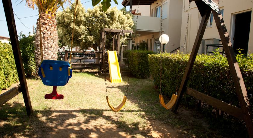De speeltuin van Apparthotel Theos Village Kreta