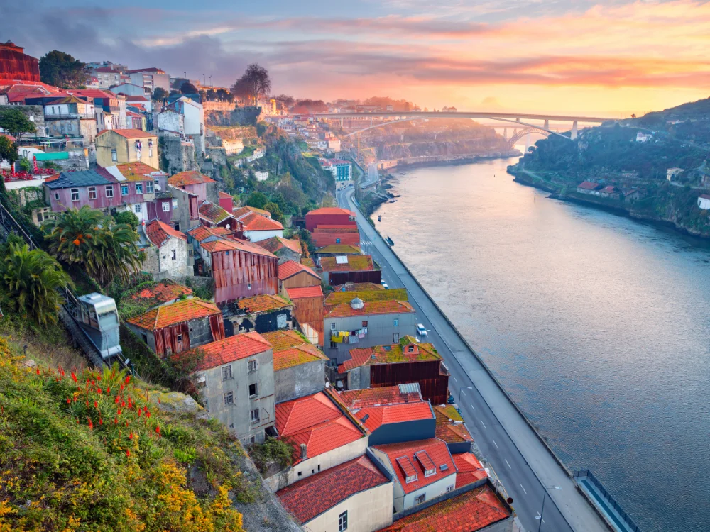 Stad langs rivier Portugal