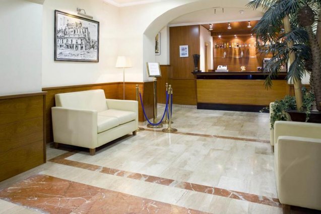 Lobby en receptie van Hotel Oasis in Barcelona
