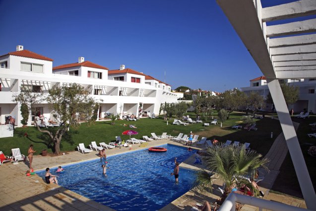 Zwembad van appartementen Pateo Village in de Algarve