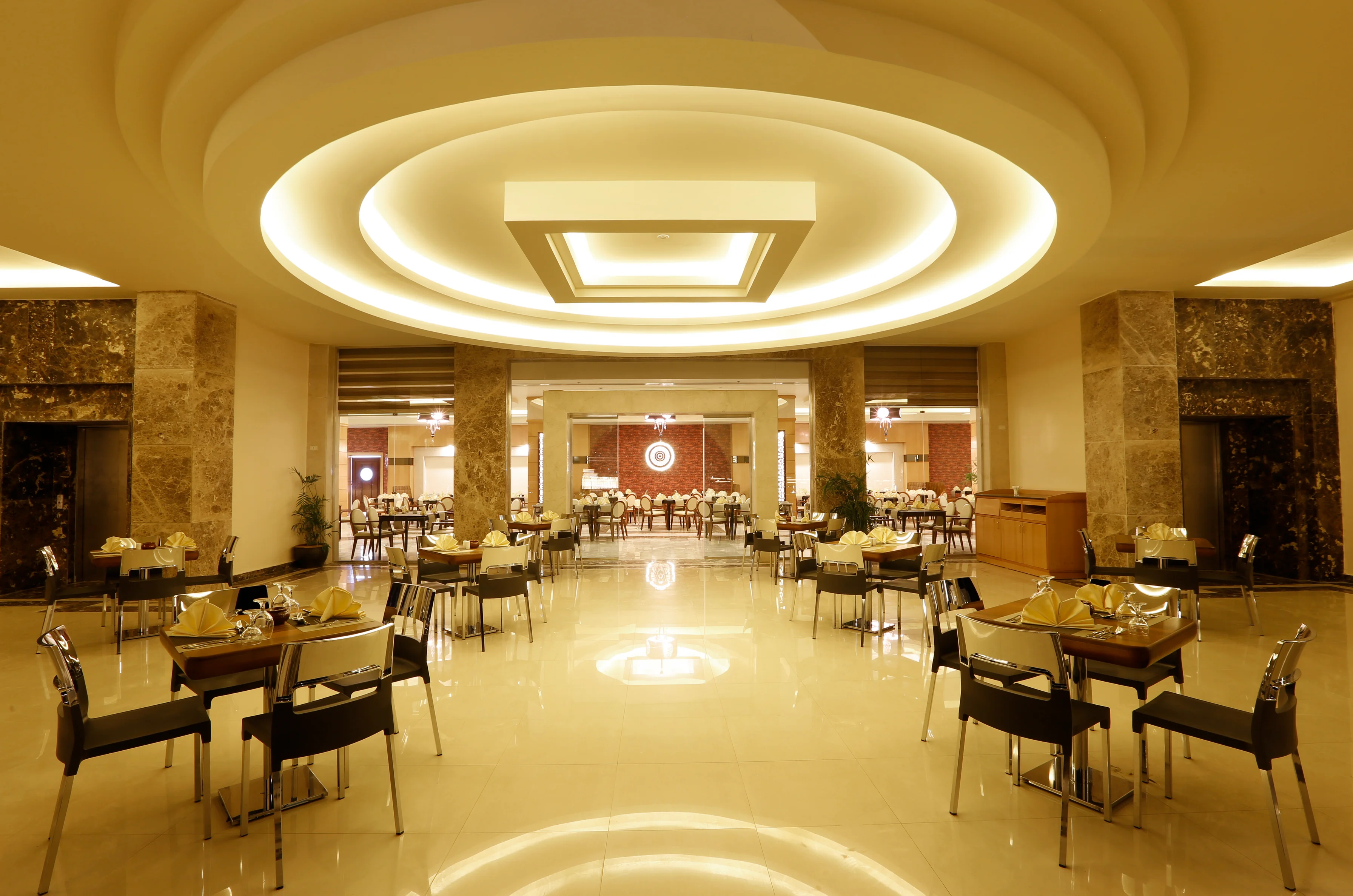 Pickalbratros White Beach Resort Restaurant