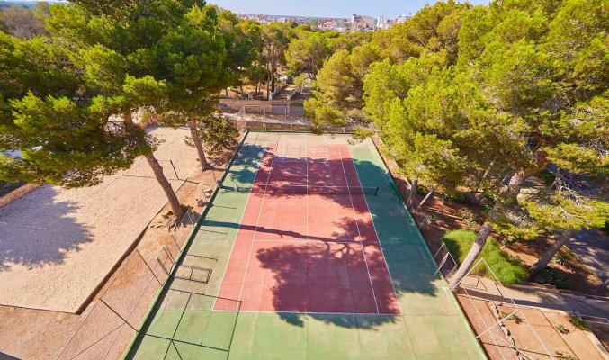 Tennisbaan van Hotel Club Palma Bay op Mallorca
