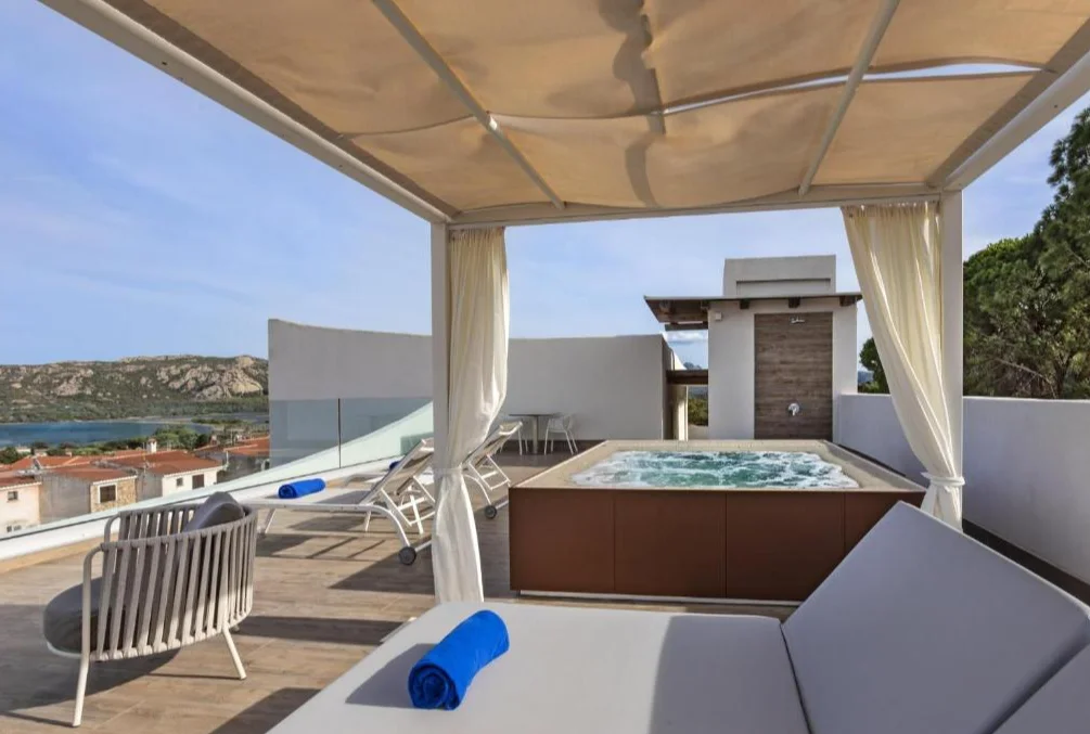 Sandalia Boutique Hotel ligbedden 