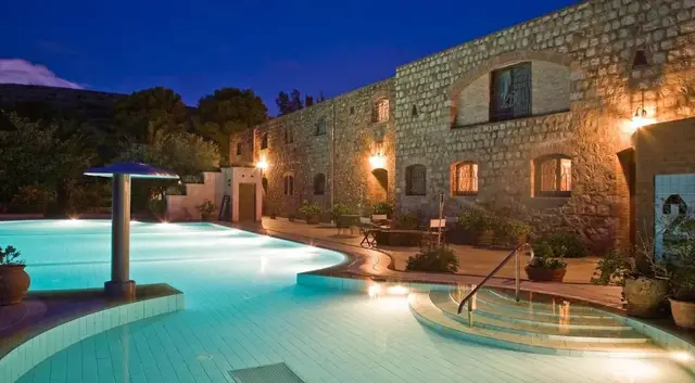 Relais Abbazia Santa Anastasia zwembad
