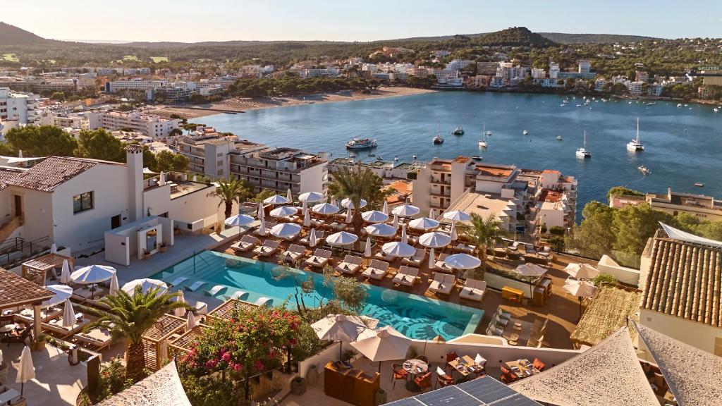 Purobeach Resort Santa Ponsa - uitzicht over de baai van Santa Ponsa
