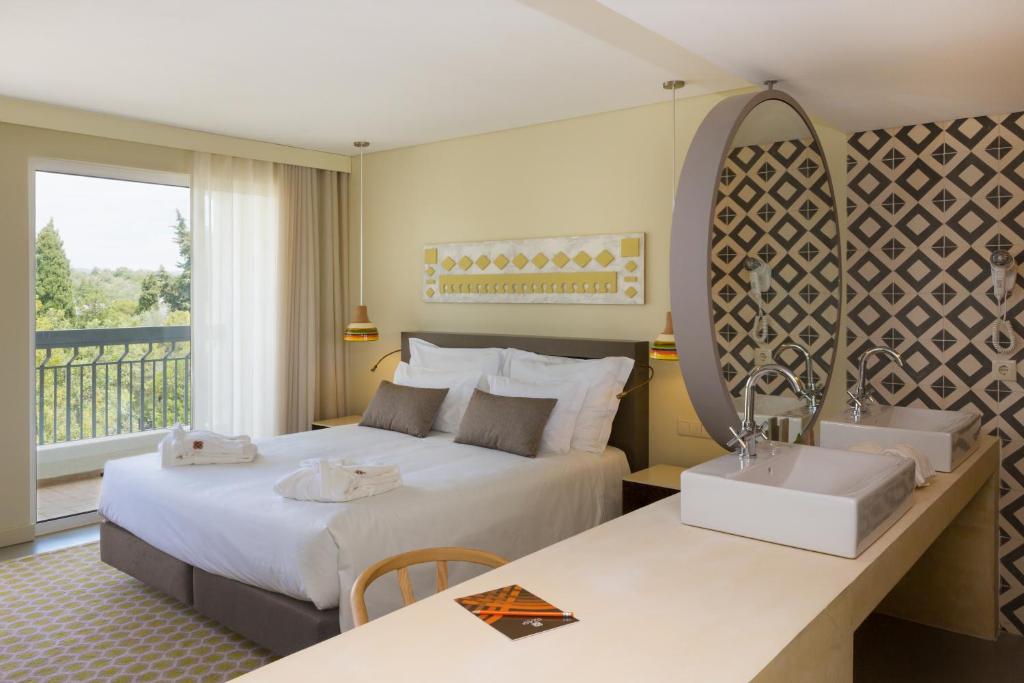 OZADI Tavira Hotel - kamer met balkon en uitzicht