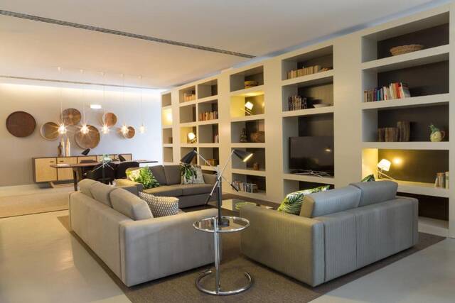 OZADI Tavira Hotel - lounge met bibliotheek
