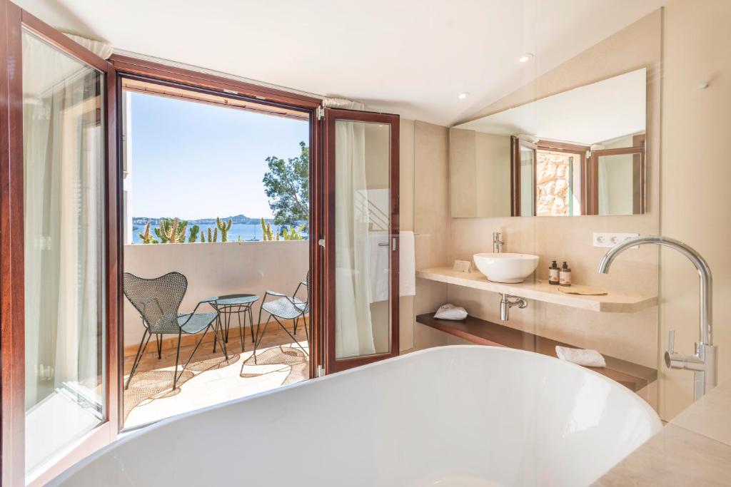 Hotel Cala Fornells - kamer met zeezicht