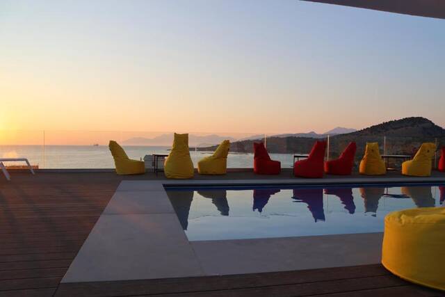 Hotel Porta Ksamil - dakterras met zwembad