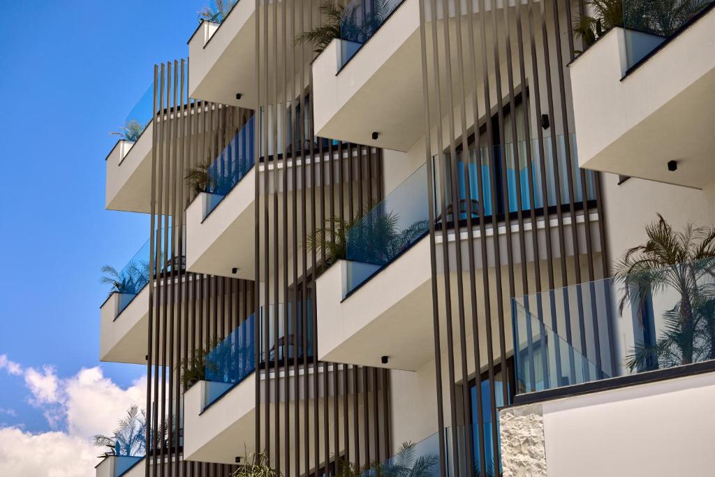 Veranda Hotel by Mirage - vooraanzicht met balkons