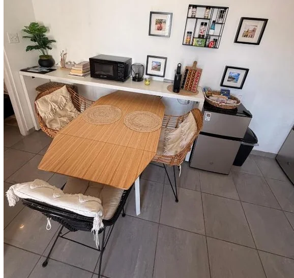 Palm Beach Vacay Suites eettafel