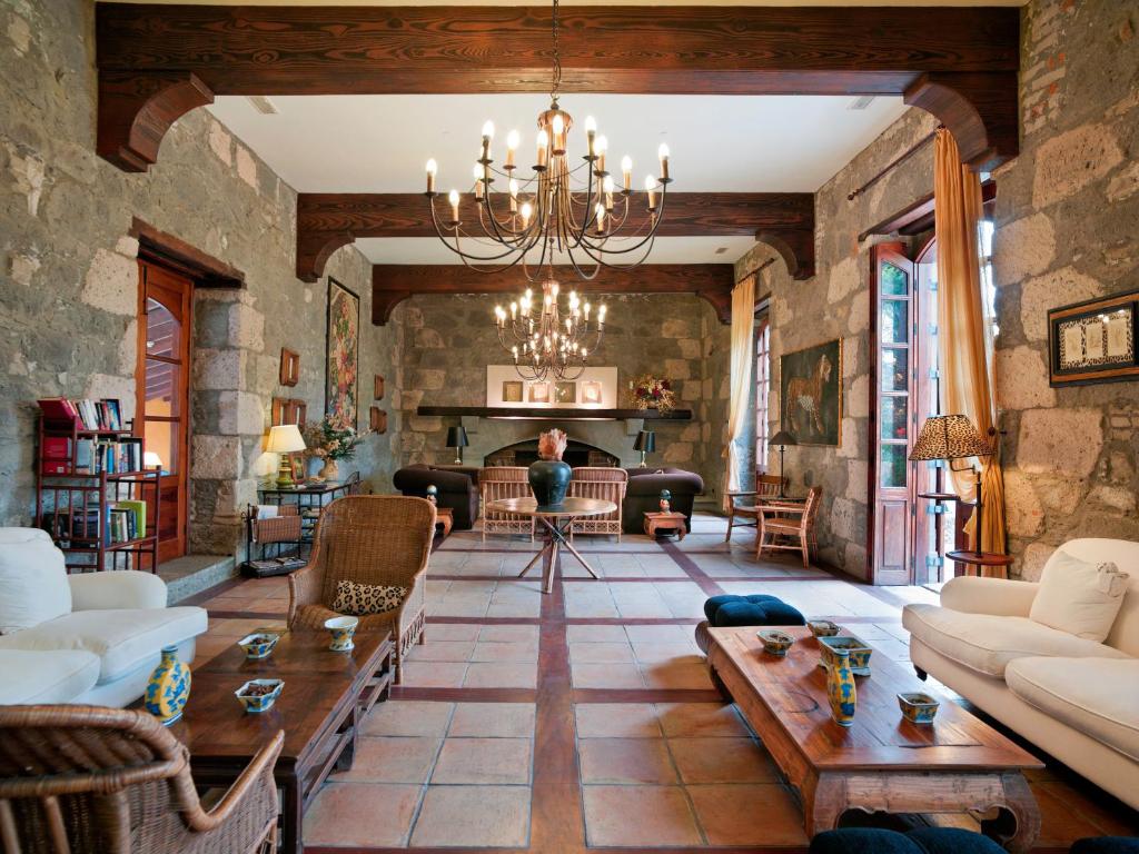 La Hacienda del Buen Suceso - salon