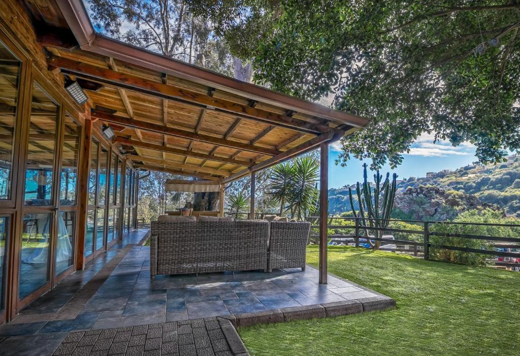 Hotel Rural LIVVO Maipez - veranda met zithoek