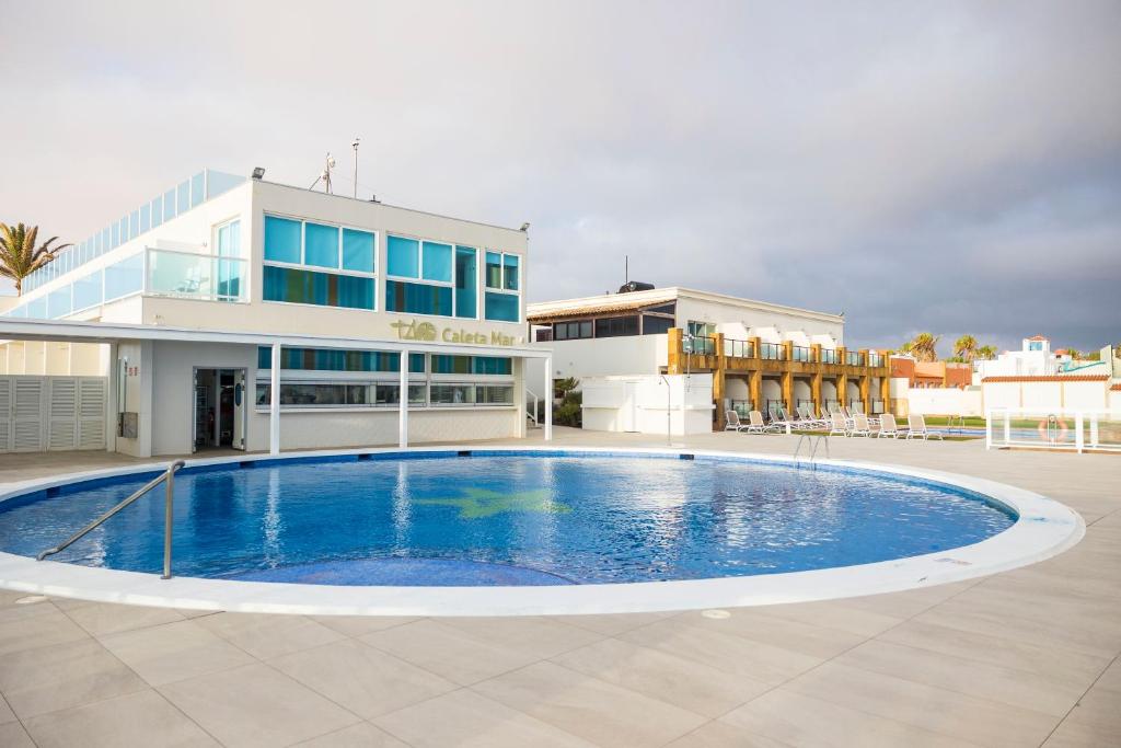 Hotel Boutique TAO Caleta Mar - zwembad bij de gevel