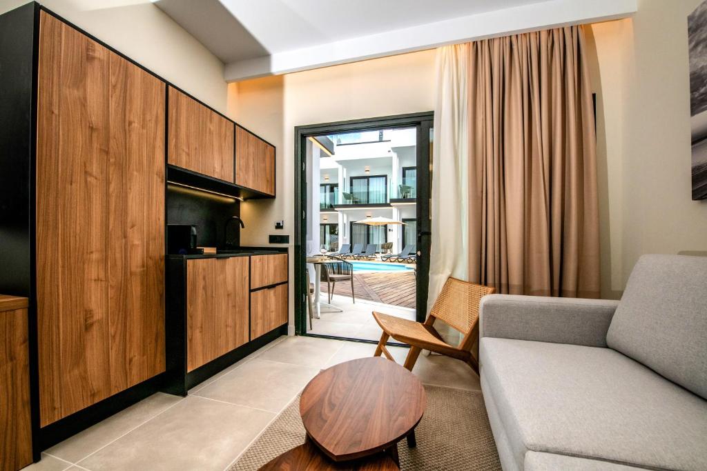 Saladar Suites Boutique - suite met zithoek