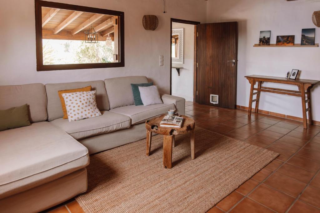 El Patio de Lajares - woonkamer met zithoek