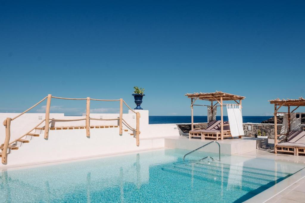 Boutique Eco Hotel Costa Magica - zwembad aan de oceaan