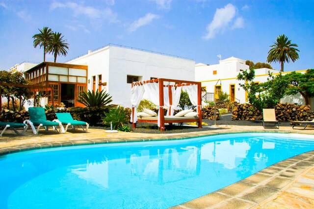 Casa Rural Villa Lola y Juan - zwembad bij de villa