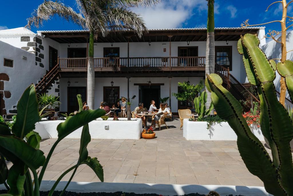 Hotel Boutique Palacio Ico - binnenplaats met cactussen