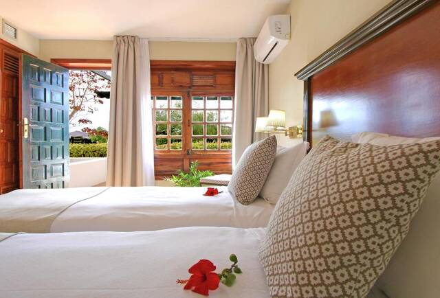 Hotel Rural Finca de La Florida - tweepersoonskamer met terrasdeuren
